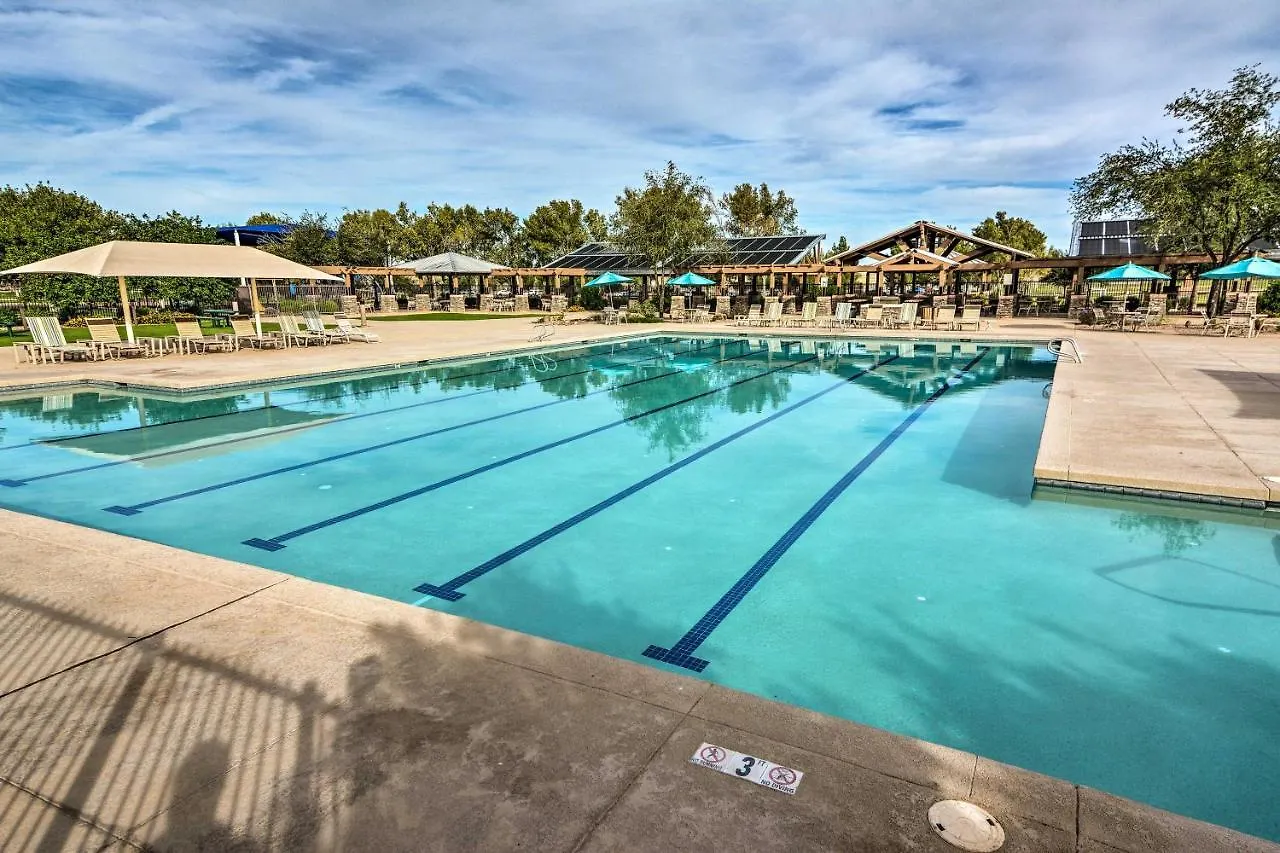 Luxe Gilbert Home With Heated Pool And Putting Green! 0*,